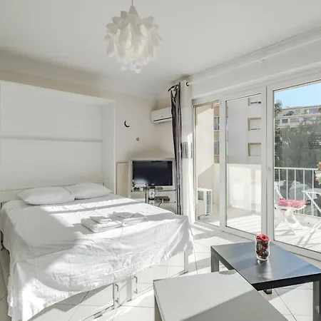 Beautiful Studio With Terrace Apartment Cannes